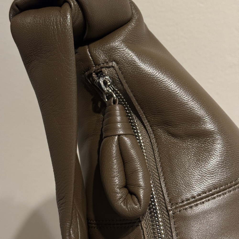 Lemaire Croissant Leather Bag in soft lambskin - Picture 6 of 15